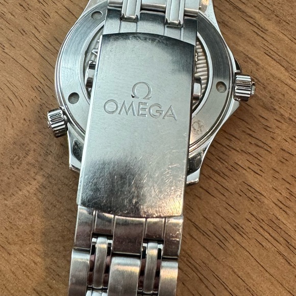 Omega Seamaster Professional Midsize Diver 300M - Picture 3 of 6